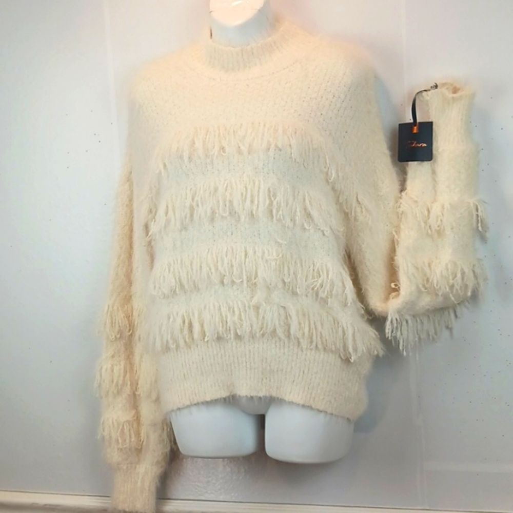 TAKARA Cream fringe long-sleeve mock neck Bohemian sweater (L)